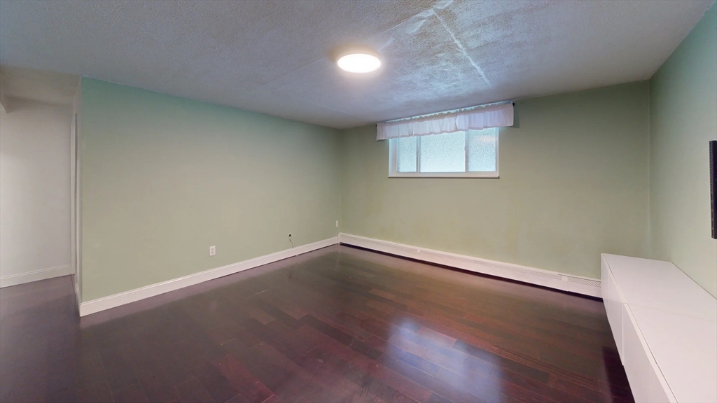 31 Westgate Rd, Chestnut Hill