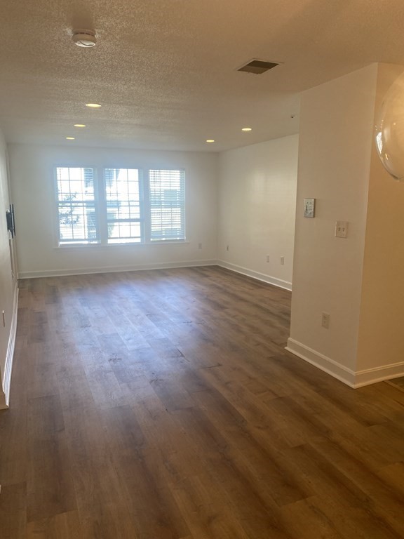 18 Walden Dr, Natick