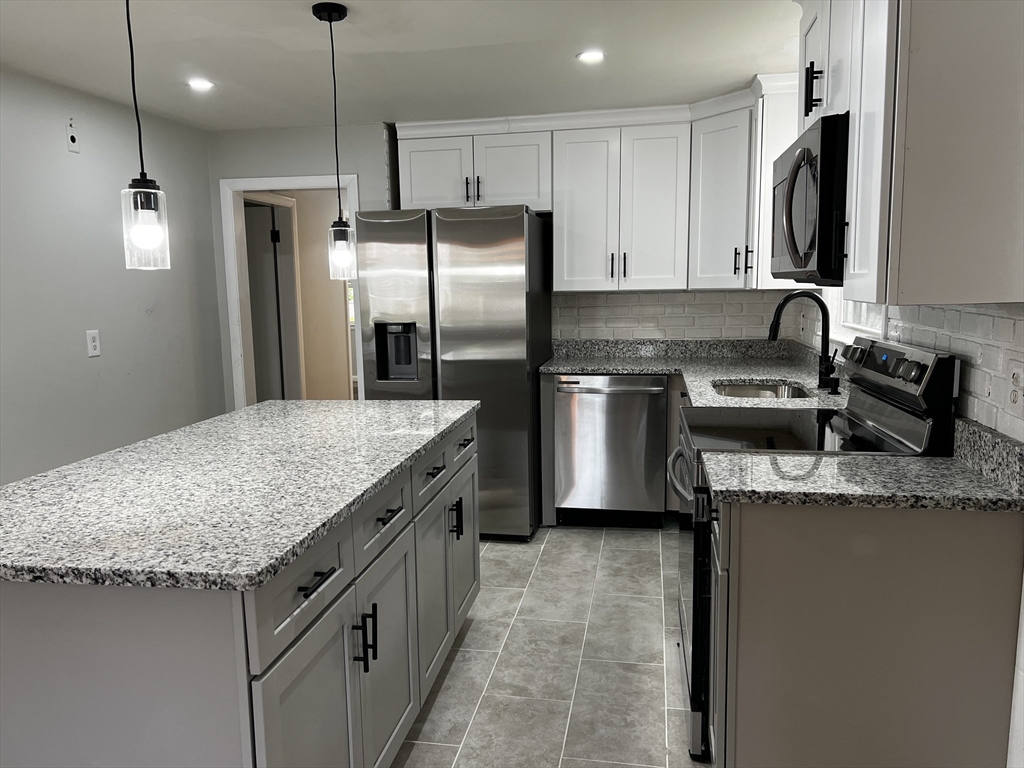 388 Burncoat St, Worcester