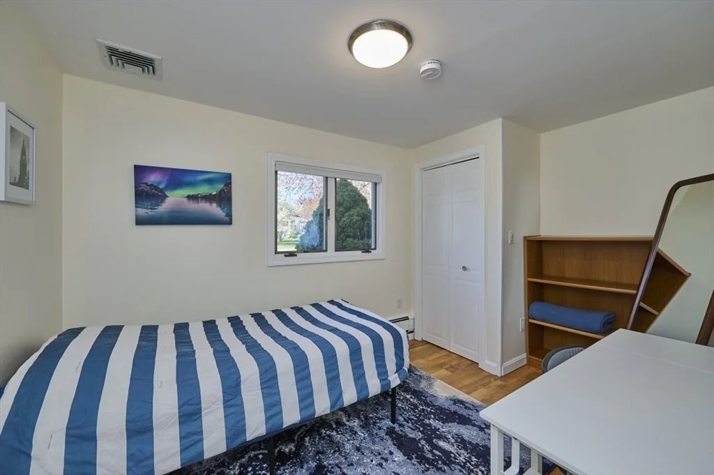 37 Locust St, Burlington