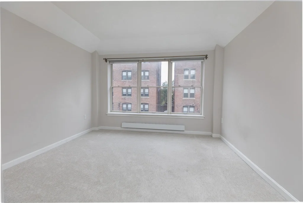 910 Beacon St, Fenway