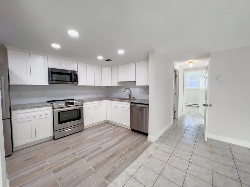 592 American Legion Highway, Roslindale