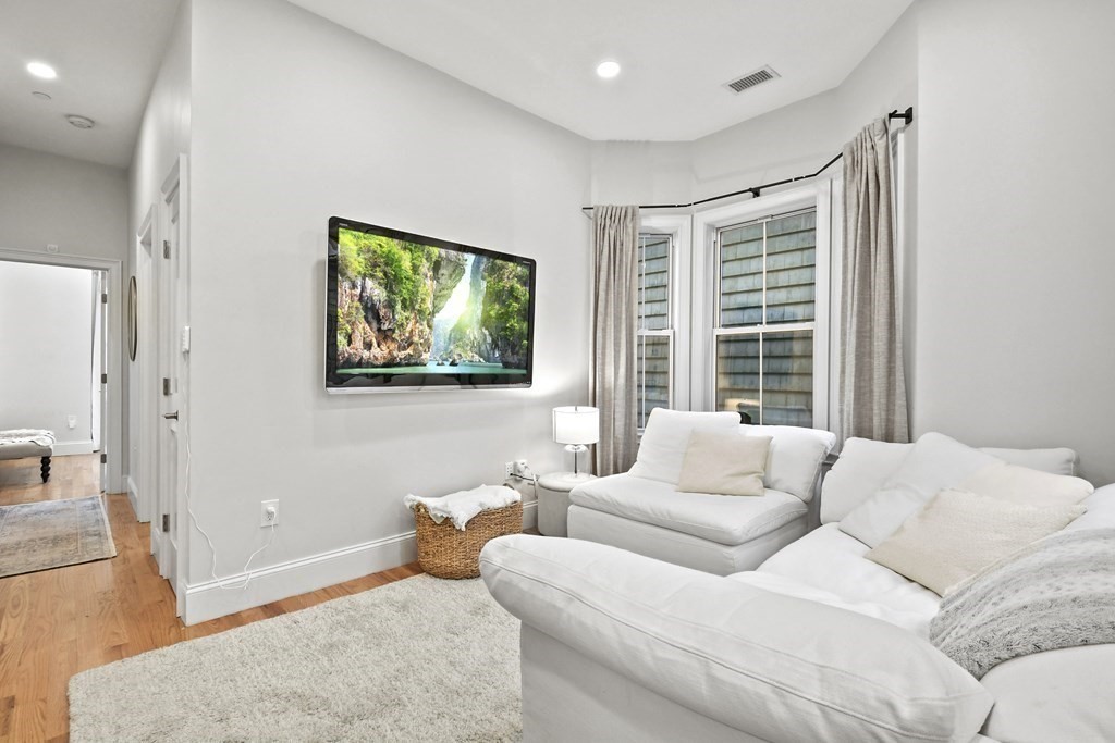 226 Saratoga St, East Boston