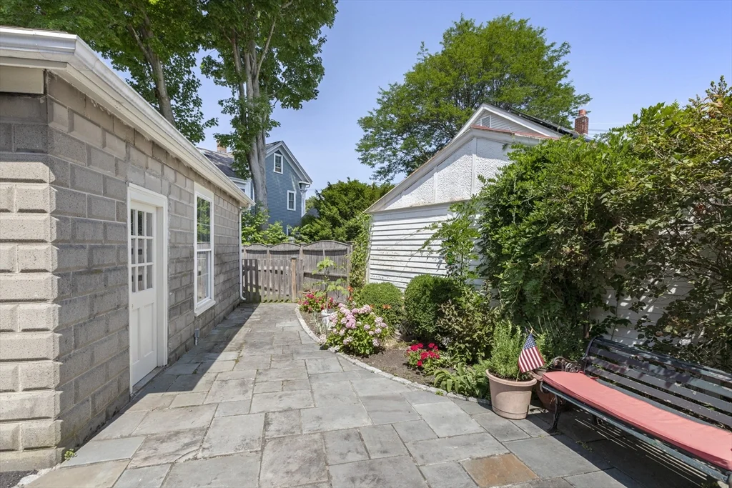 17 Gilbert St, Newton