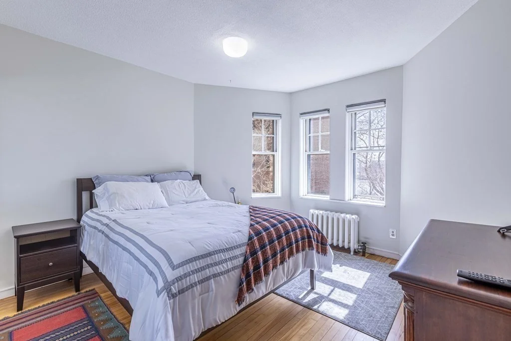 993 Memorial Dr, West Cambridge