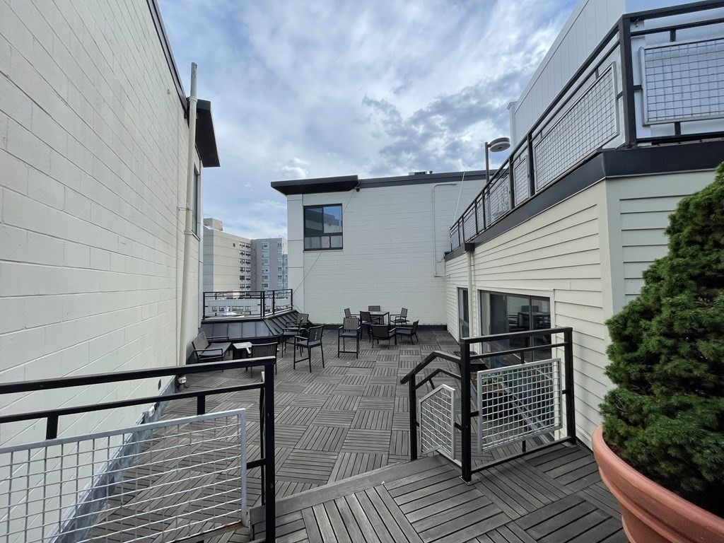 12 Stoneholm St, Fenway