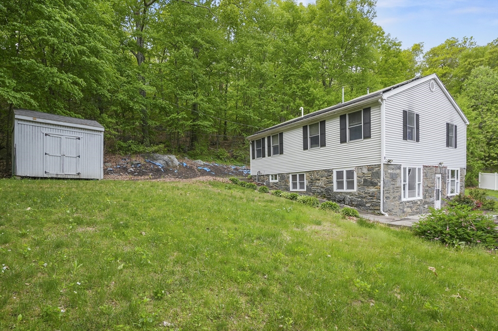 9 Gover Rd, Millbury