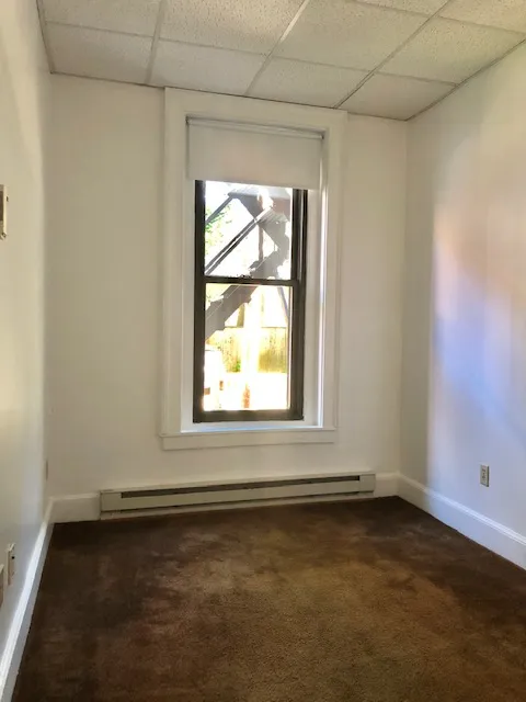 1061 Beacon St, Longwood