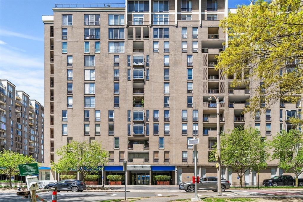 33 Pond Ave, Brookline