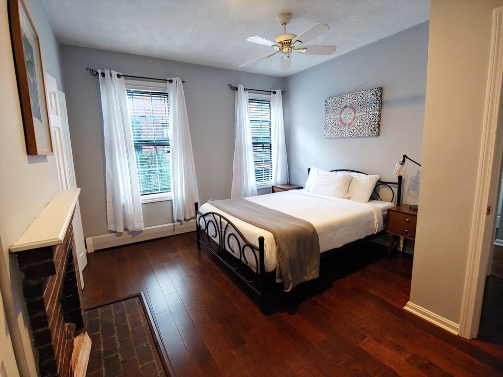 61 West Cedar St, Beacon Hill