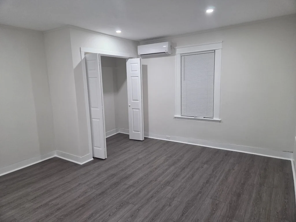 11 Rice Ave, Shrewsbury