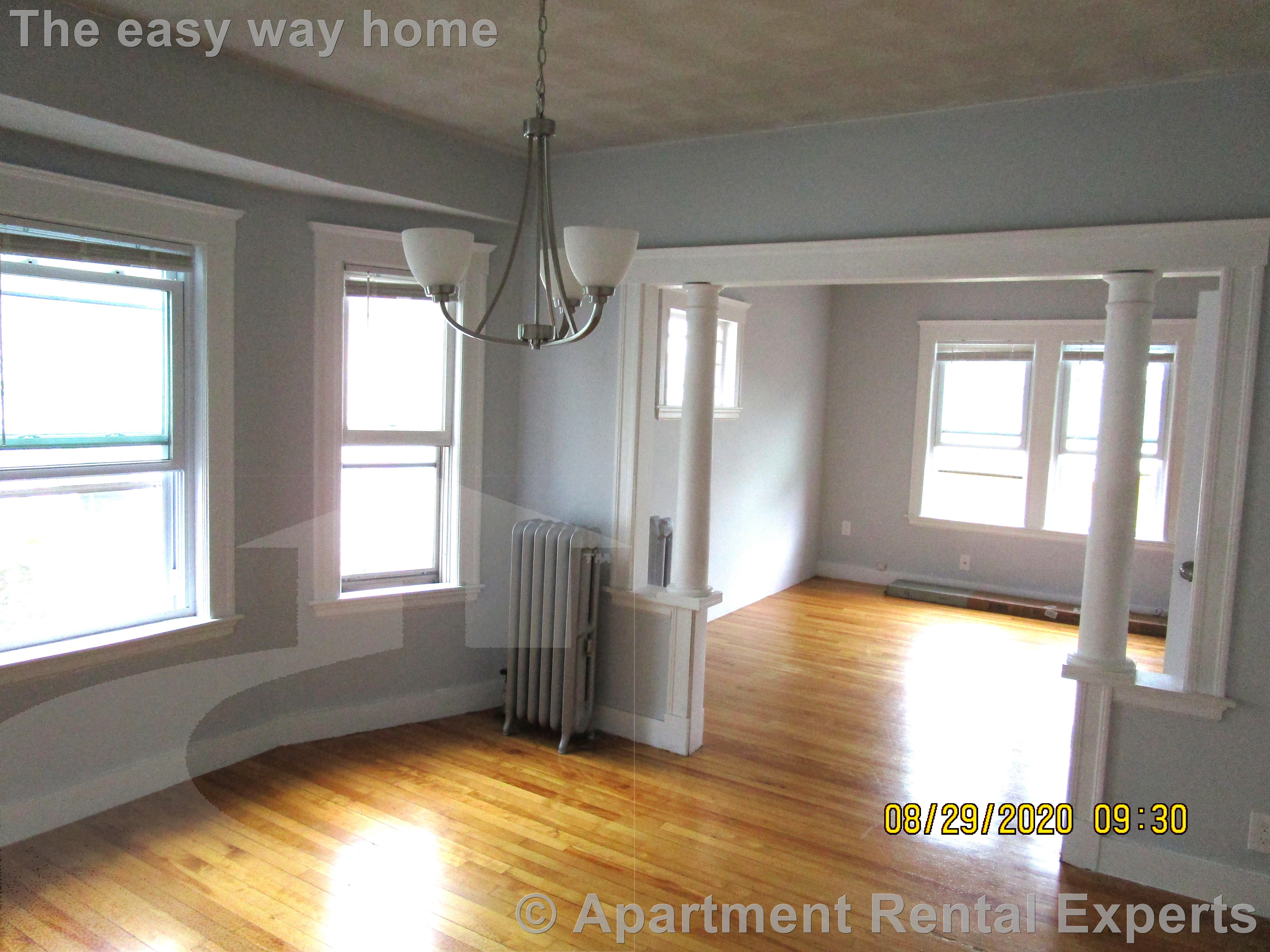 17 Hinsdale St, Tufts