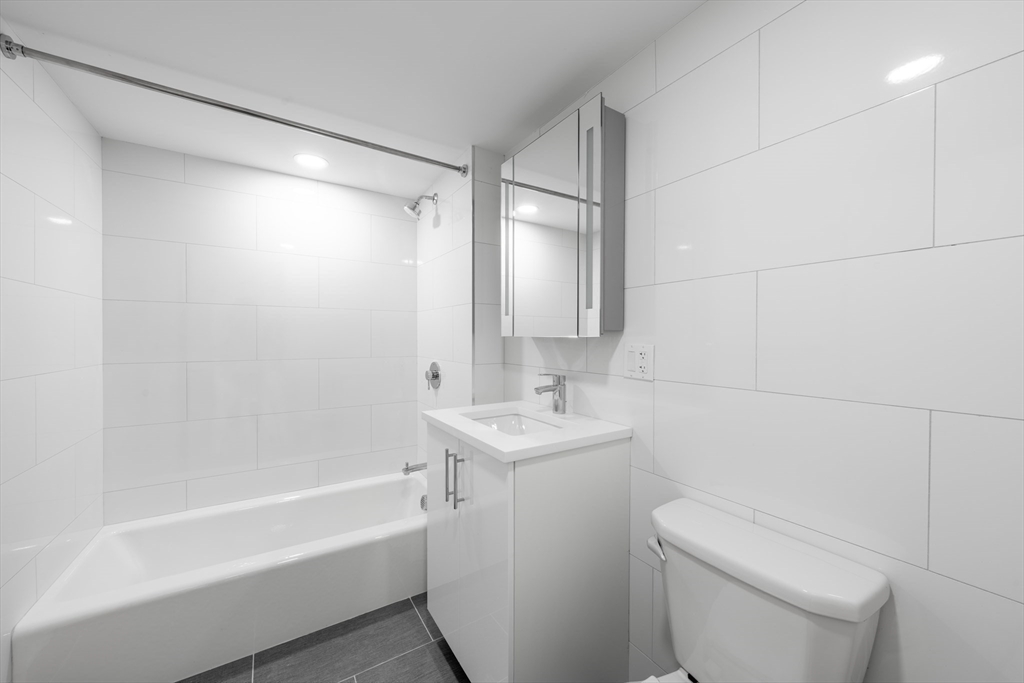 16 Trowbridge St, Mid-Cambridge