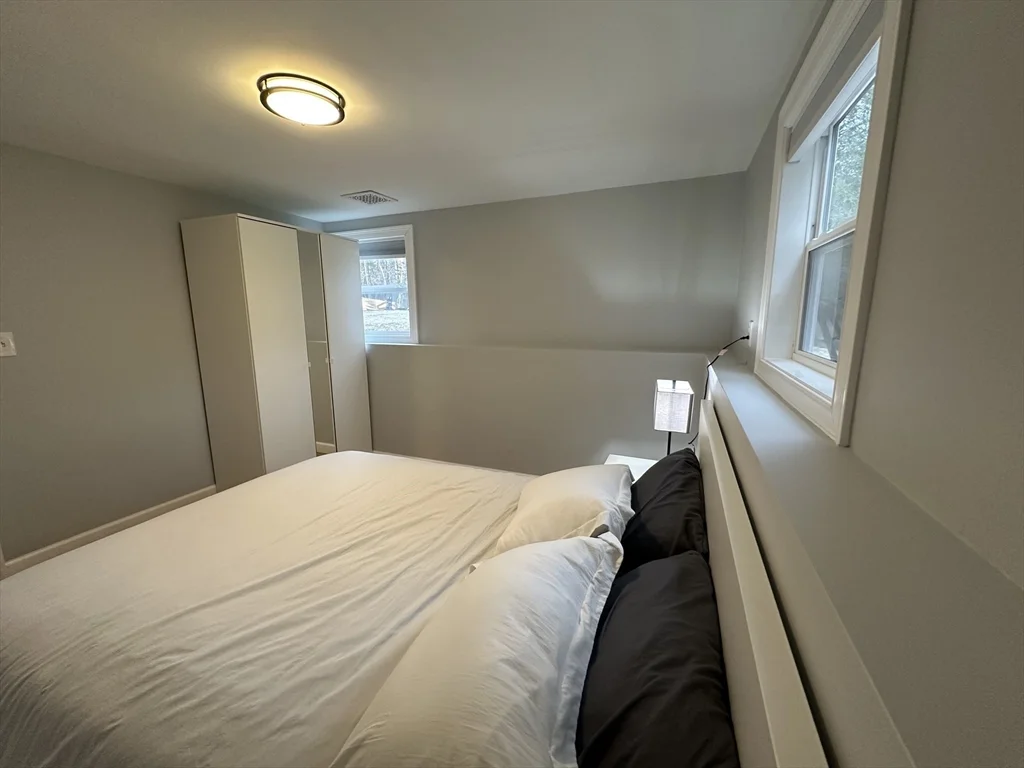 456 Parsonage St, Marshfield