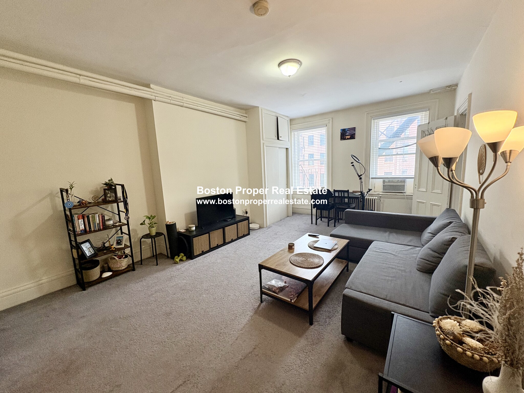 255 Newbury St, Back Bay