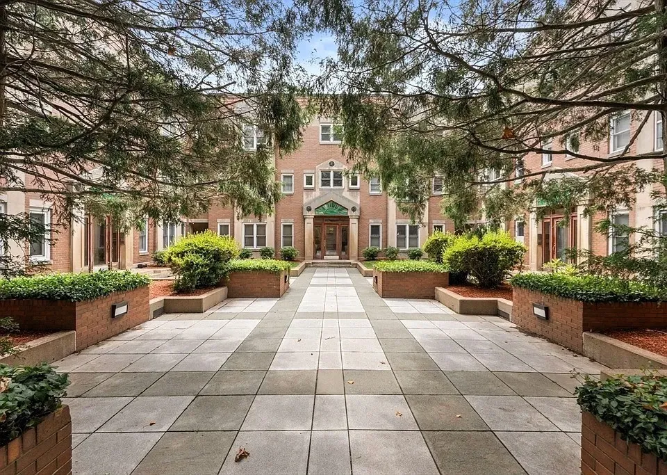 28 Parkman St, Coolidge Corner