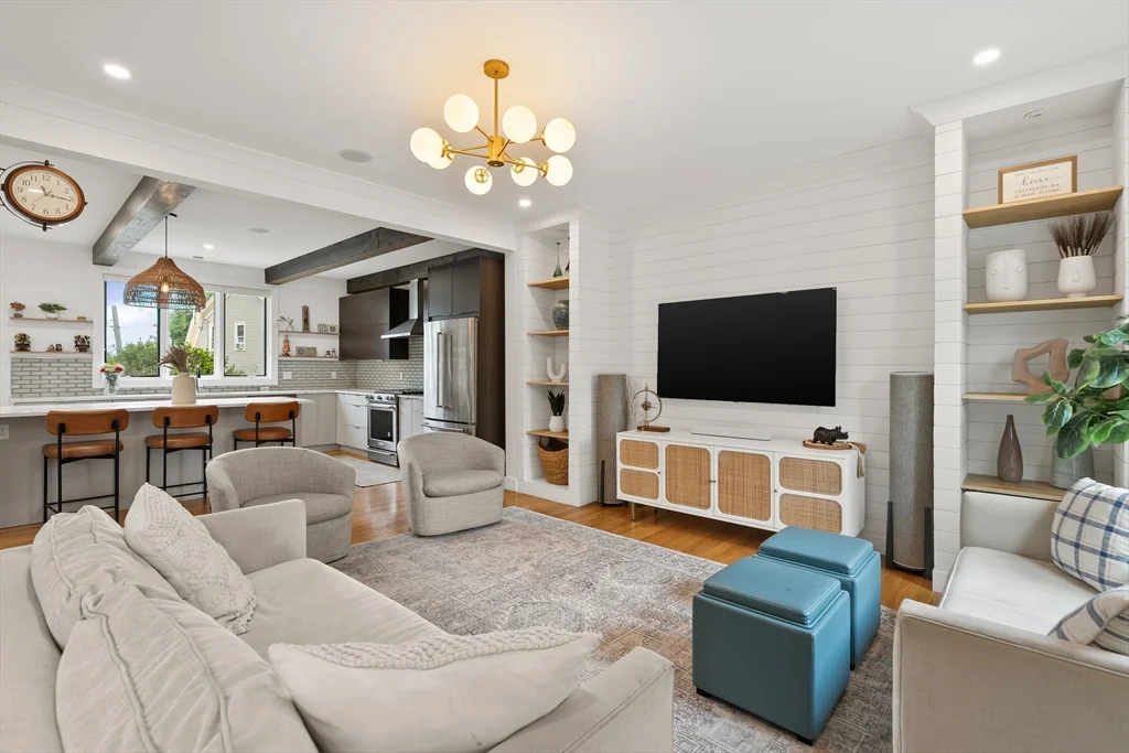 65 Lancaster Rd, Arlington