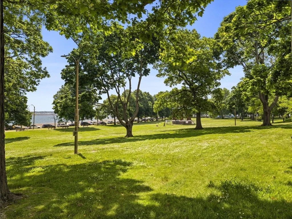 944 East Broadway, South Boston