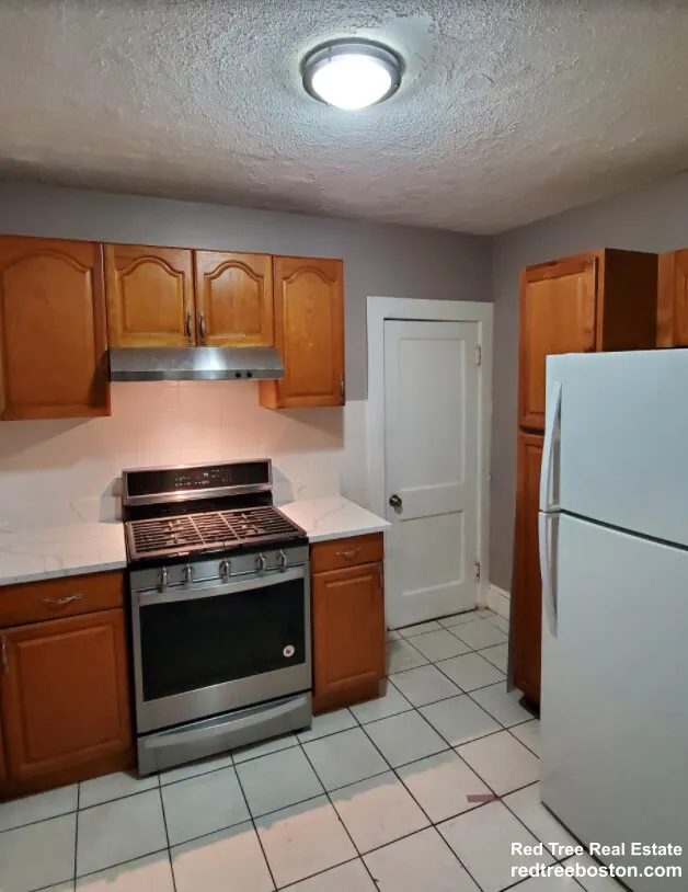 42 Day St, Jamaica Plain