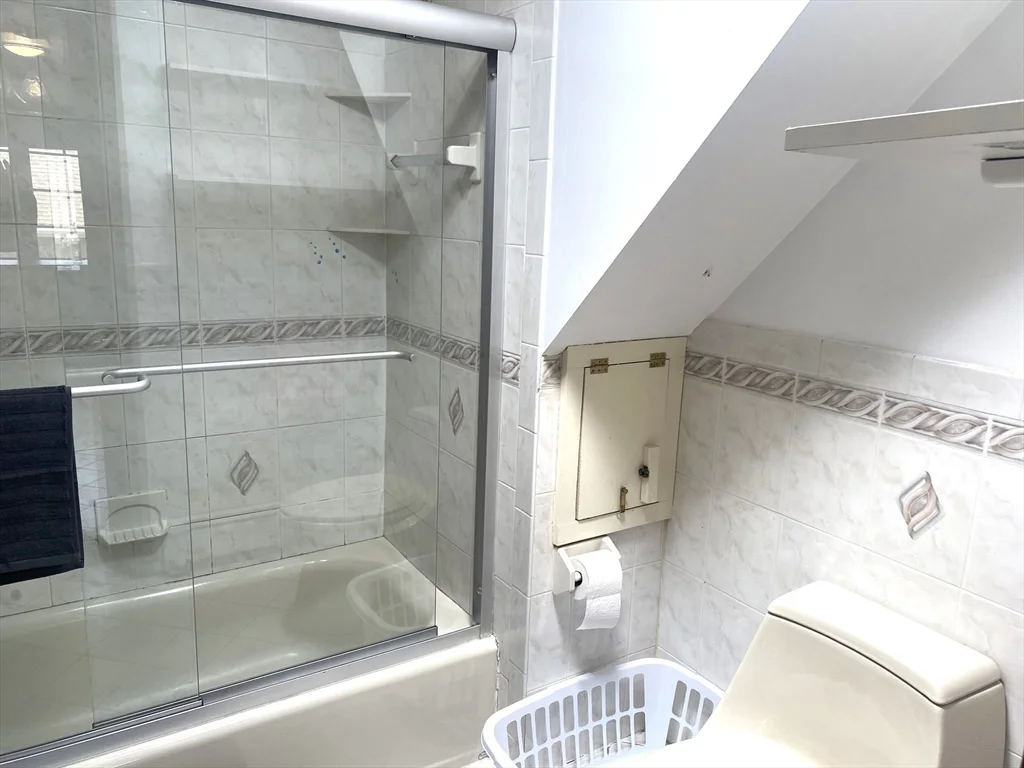 124 Gardiner Rd, Quincy