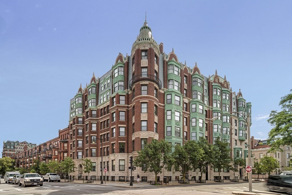 4 Charlesgate E, Back Bay