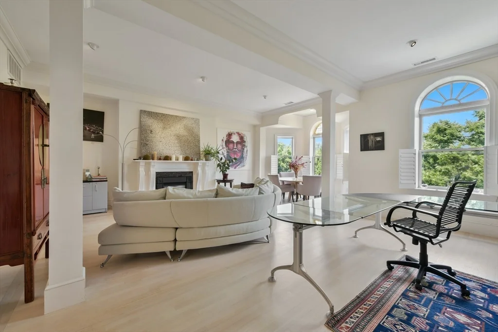 294 Commonwealth Ave, Back Bay