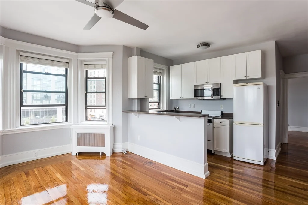 137 Peterborough St, Fenway