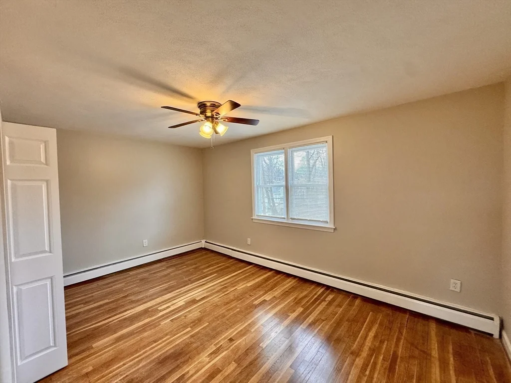 34 Gates Ln, Worcester