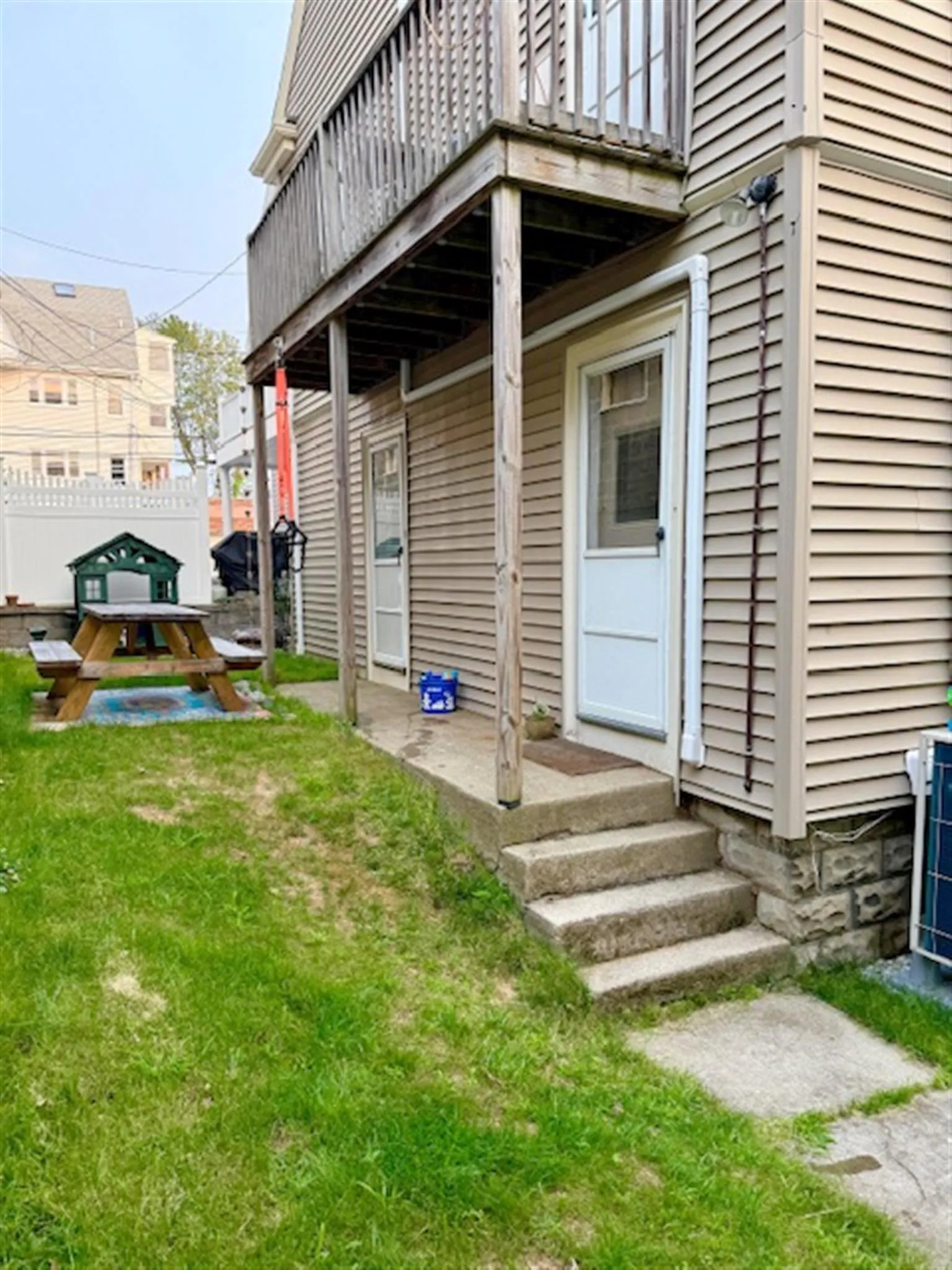 76 Powder House Boulevard, Tufts