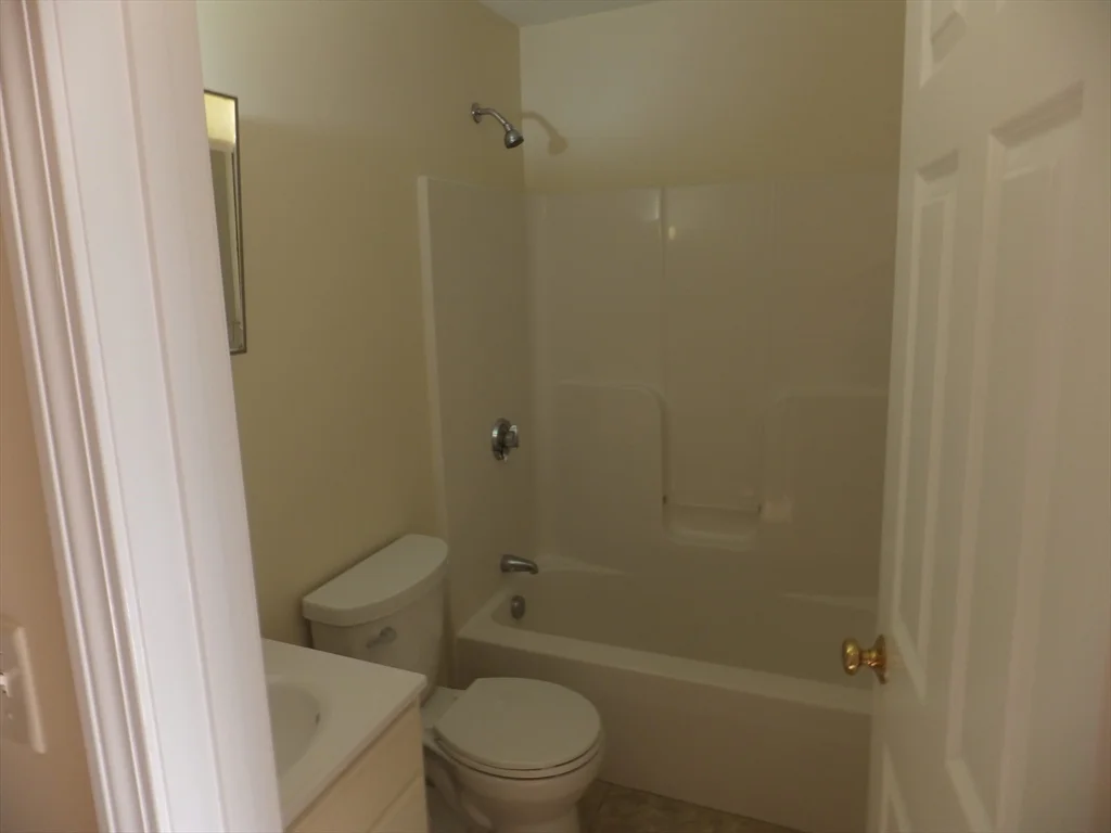 1581 Commercial St, Weymouth