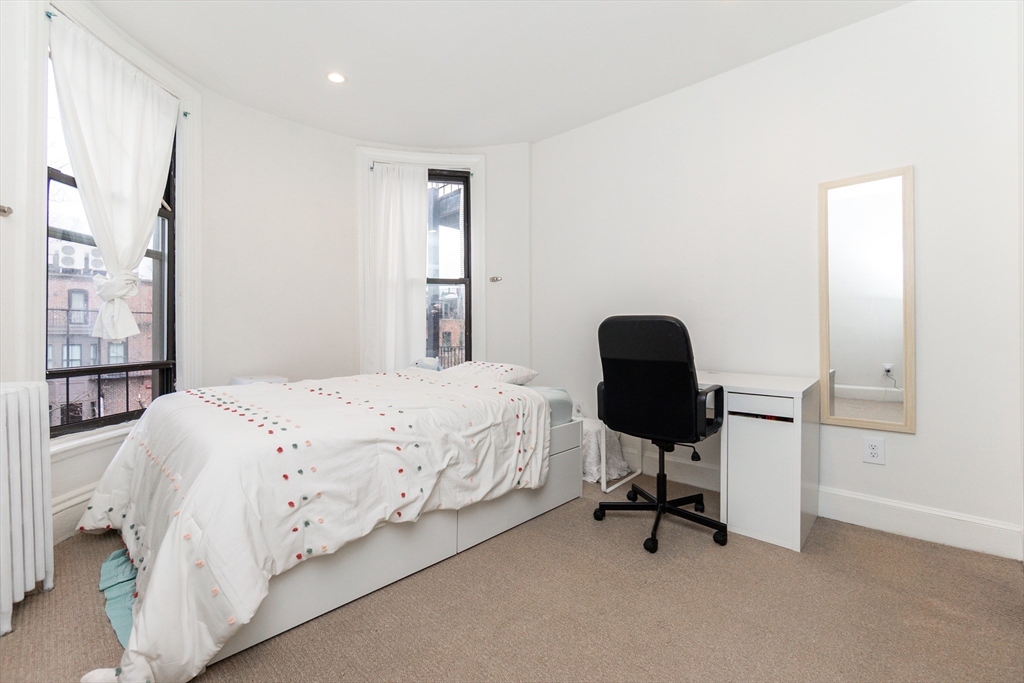 209 W Newton St, South End