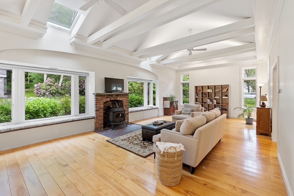 229 Fairhaven Hill Rd, Concord