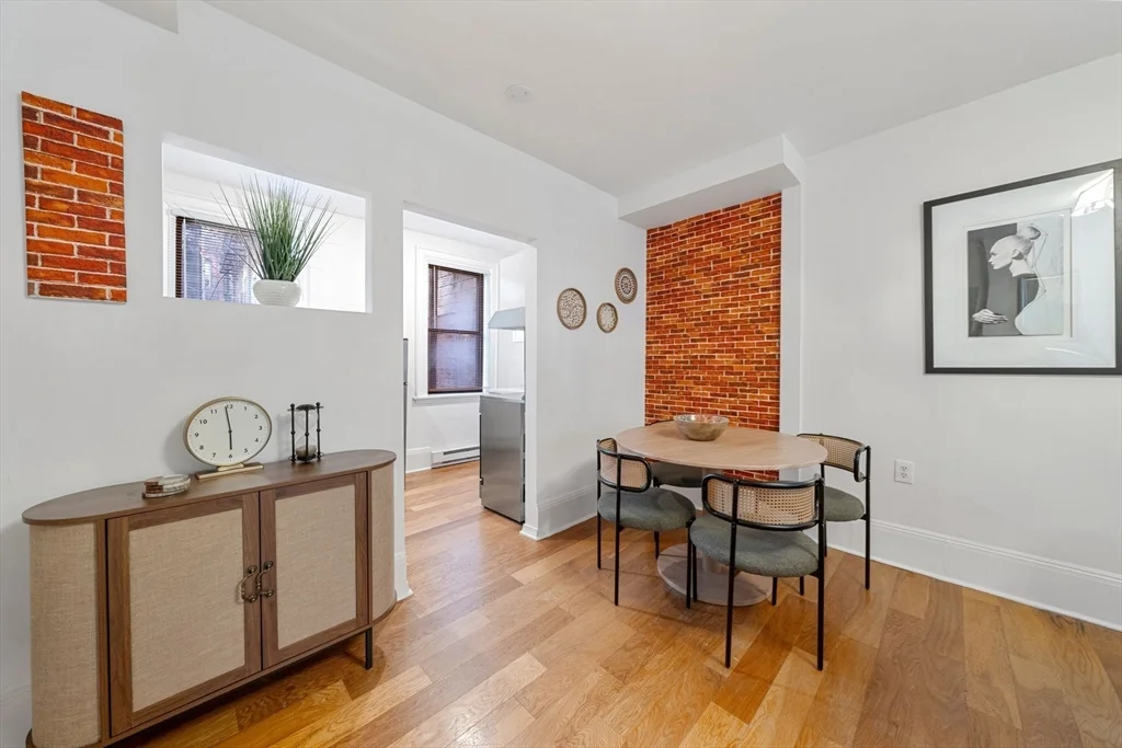 102 Revere St, Beacon Hill