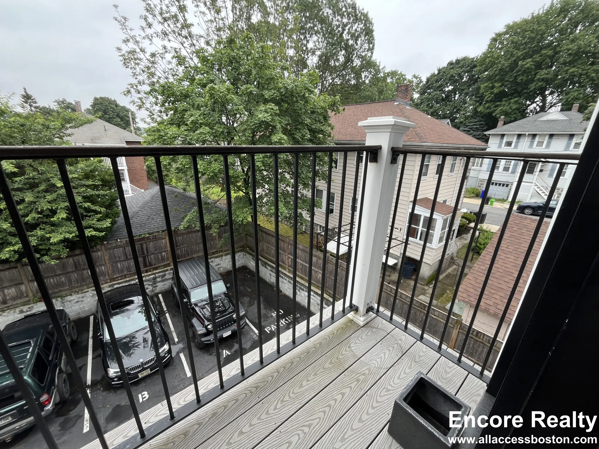 32 Cummins Highway, Roslindale