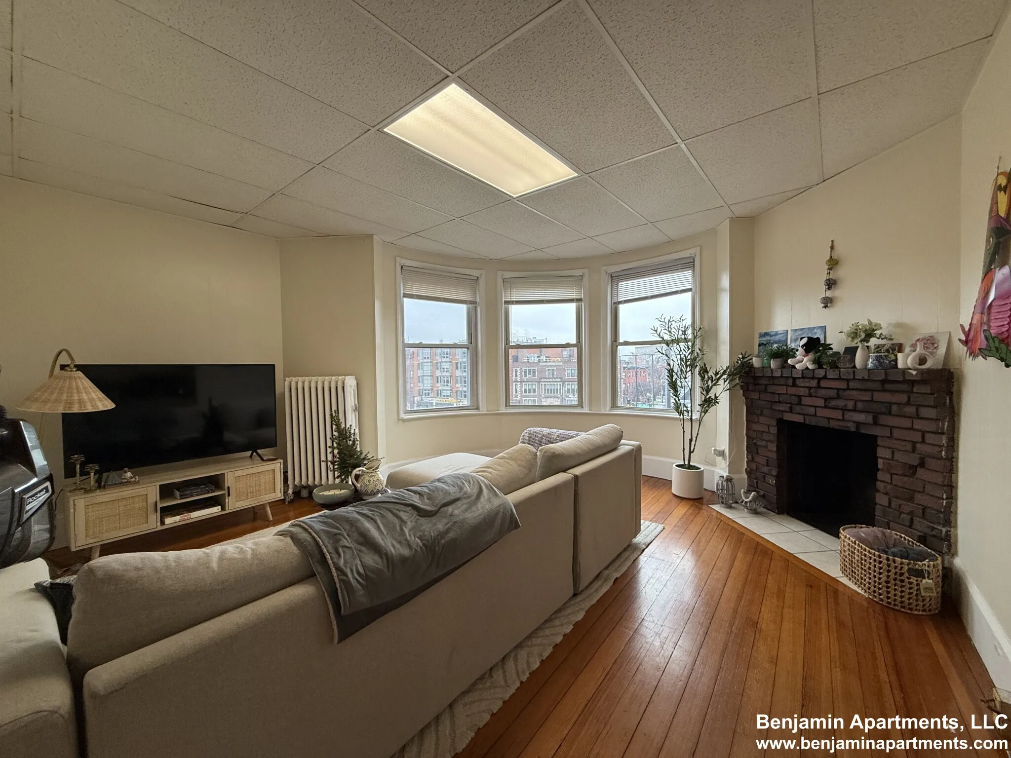 879 Beacon St, Fenway