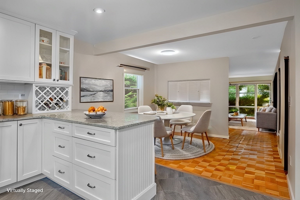 8 Risley Rd, Marblehead Neck