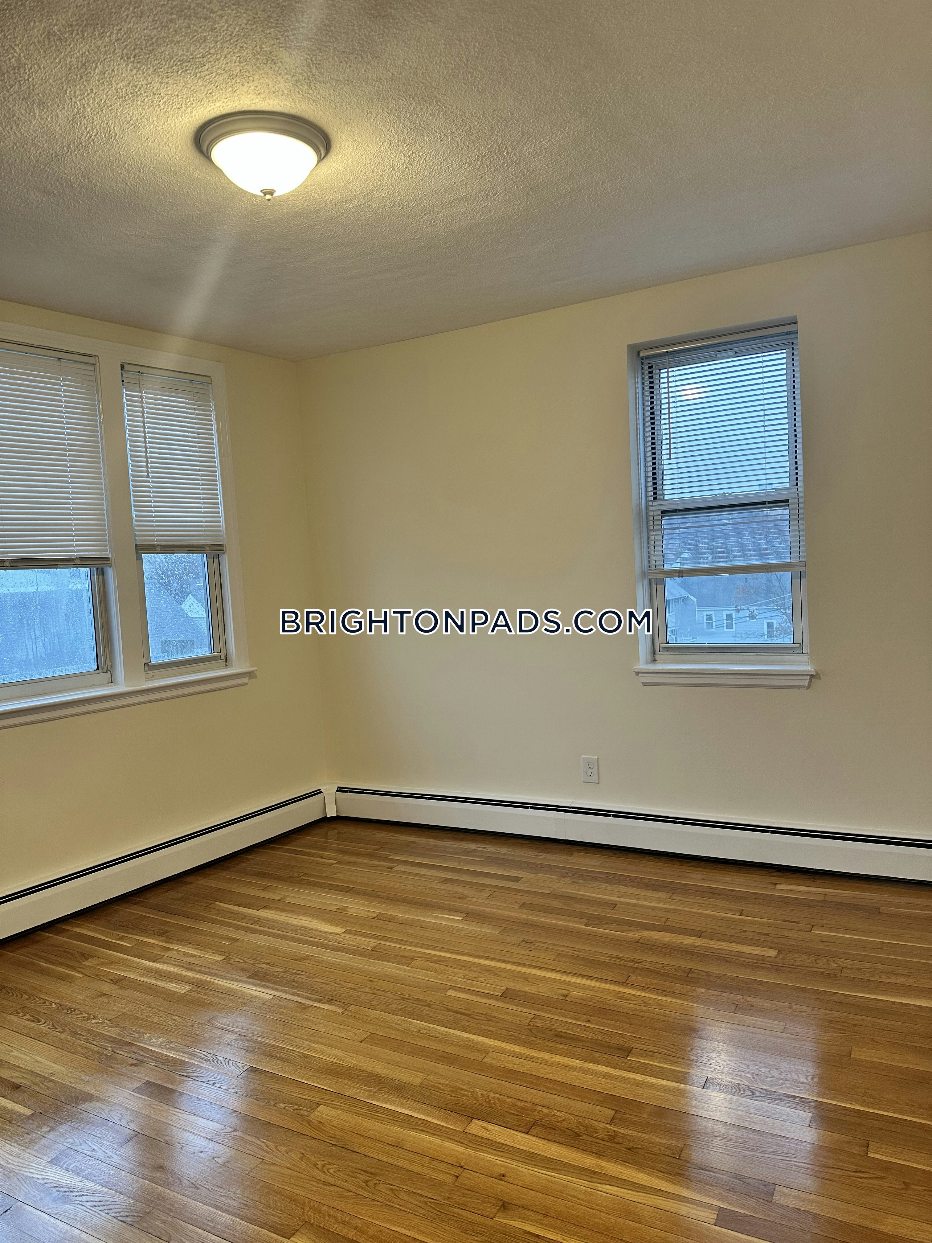 160 North Beacon St, Brighton