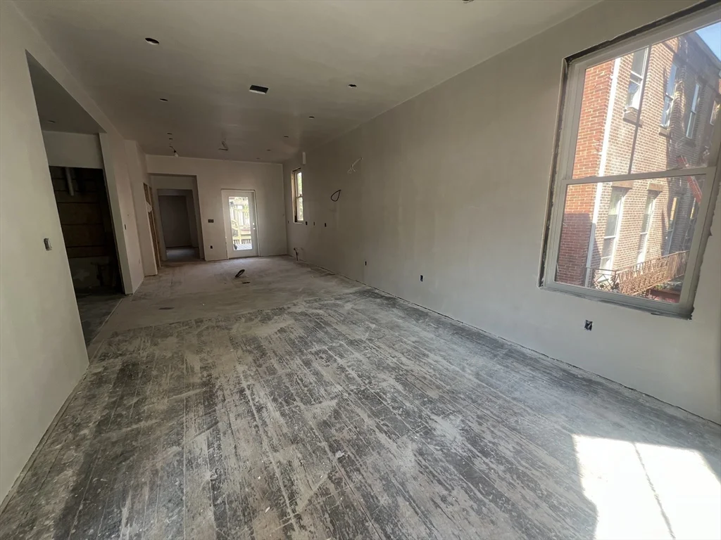 395 W 4th St, South Boston