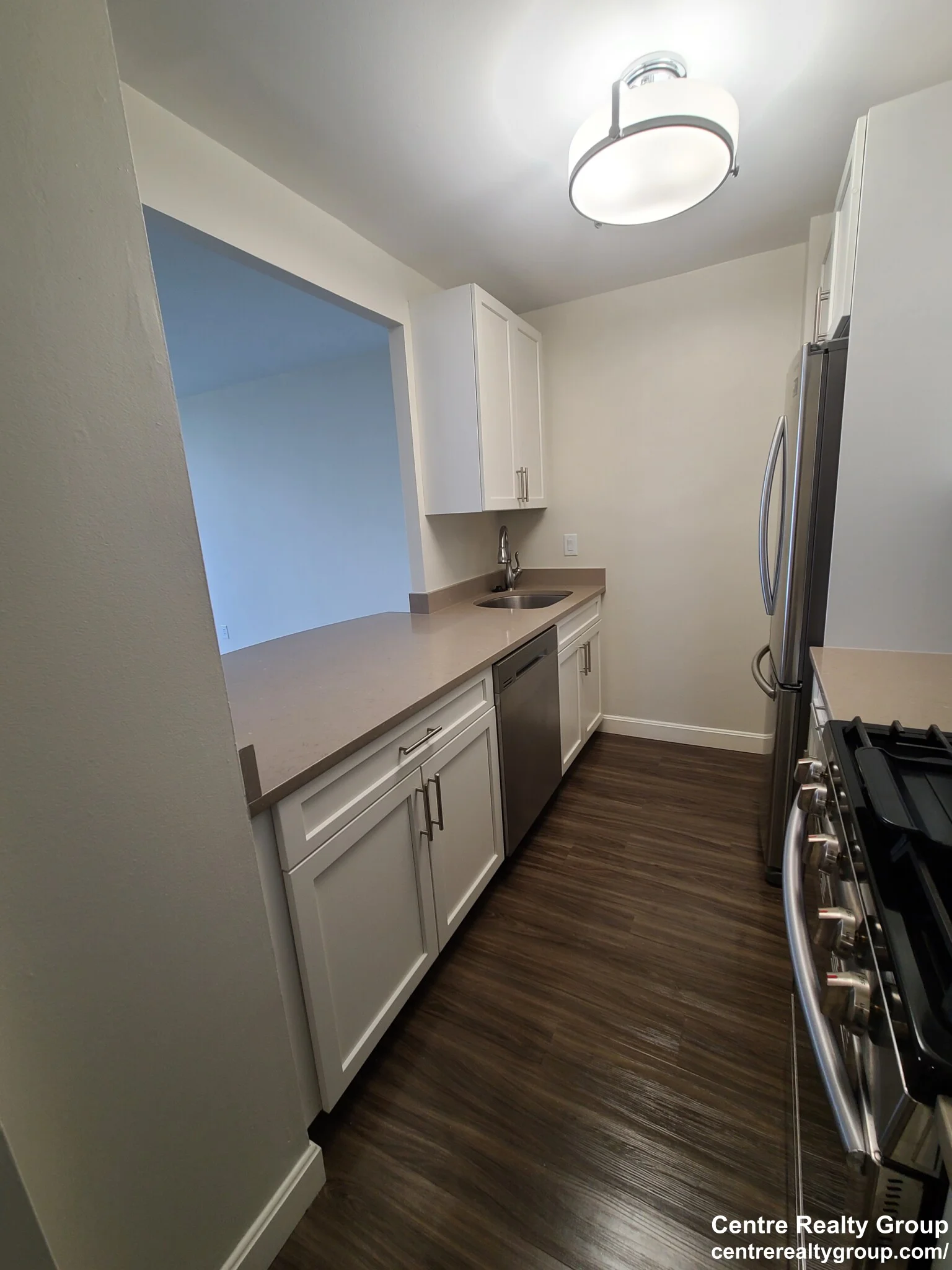 700 Huron Ave, Strawberry Hill