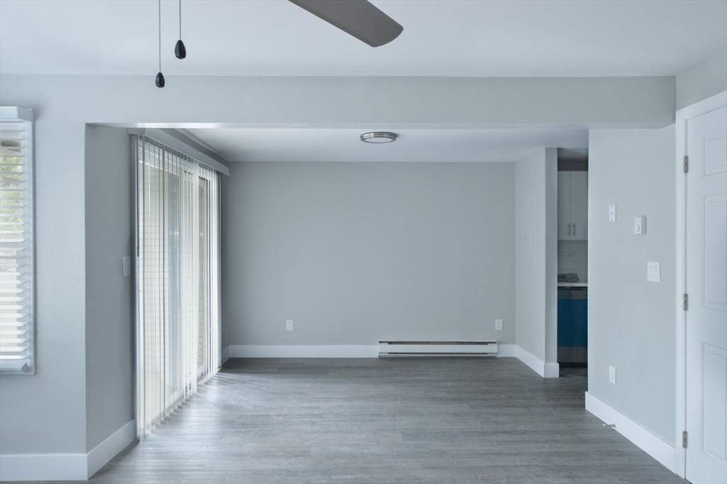 1049 Pleasant St, New Bedford