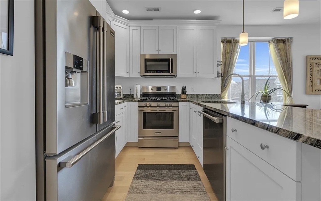 41 Woodville St, Roxbury