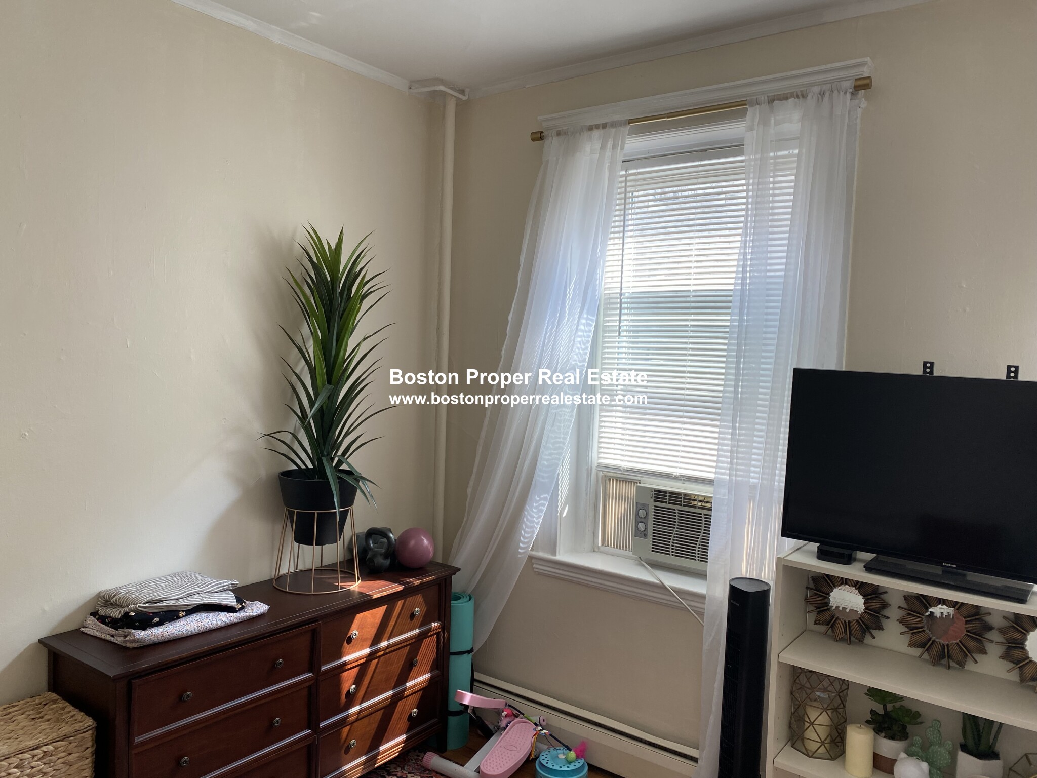 1840 Commonwealth Ave, Brighton