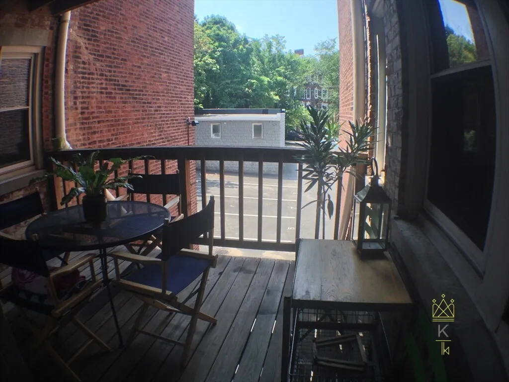 210 Winthrop Rd, Aspinwall Hill