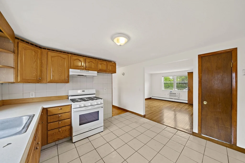 161 Neponset Valley Pkwy, Hyde Park