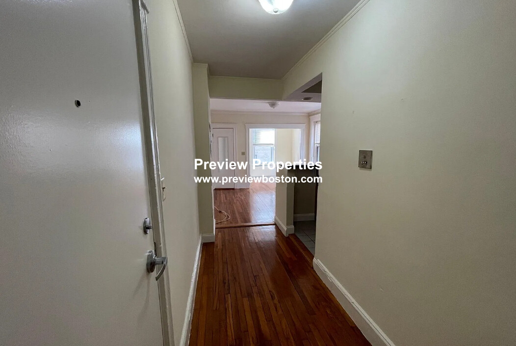 Studio bed, 1 bath apartment for rent at 29 Park Dr Unit 16P, Fenway — photo 12 of 14