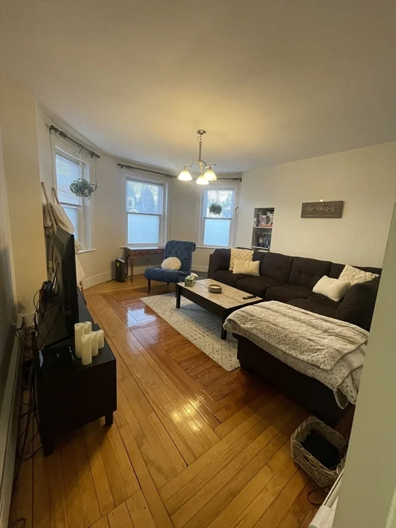 674 Boylston St, Newton Center