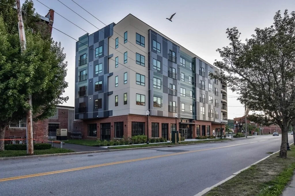 215 Canal St, Lawrence