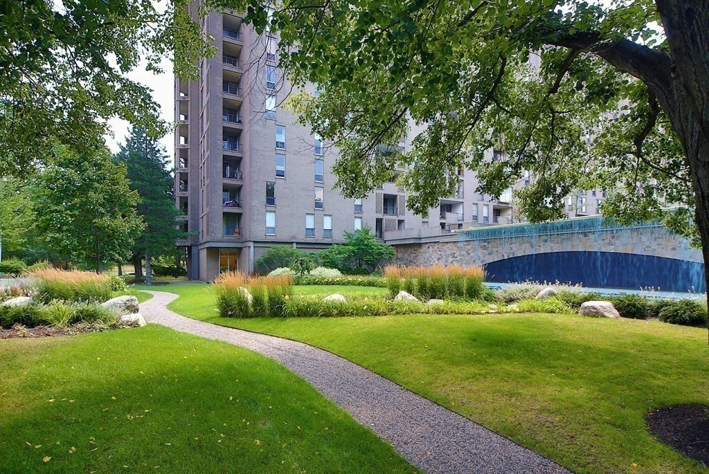 44 Washington St, Brookline