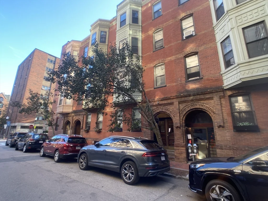 15 Garrison St, Back Bay