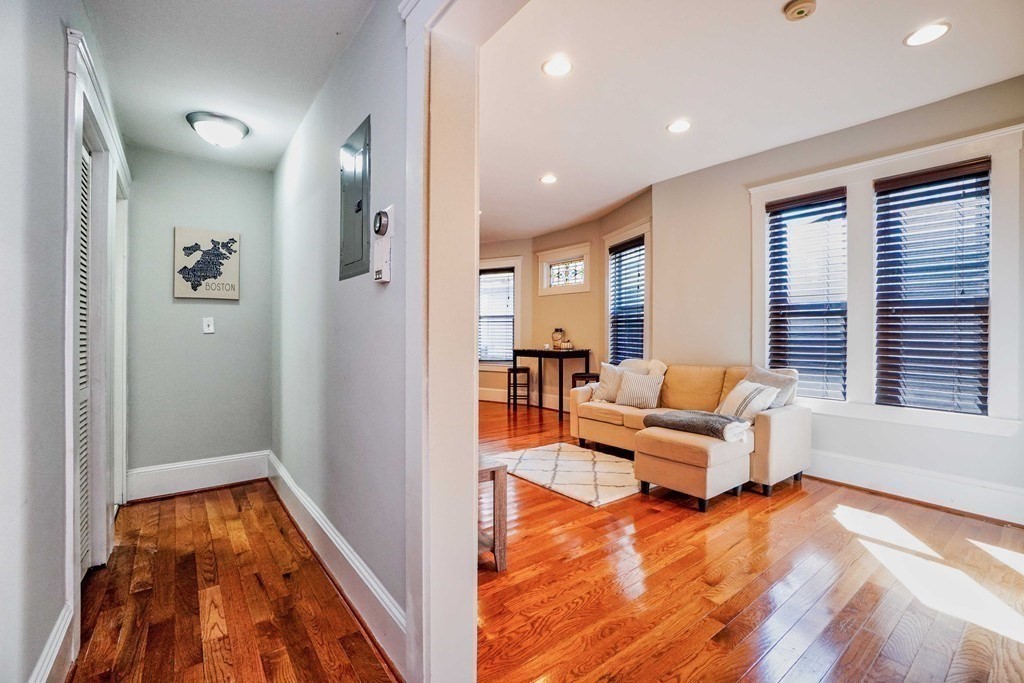 7 Treadway Rd, Dorchester